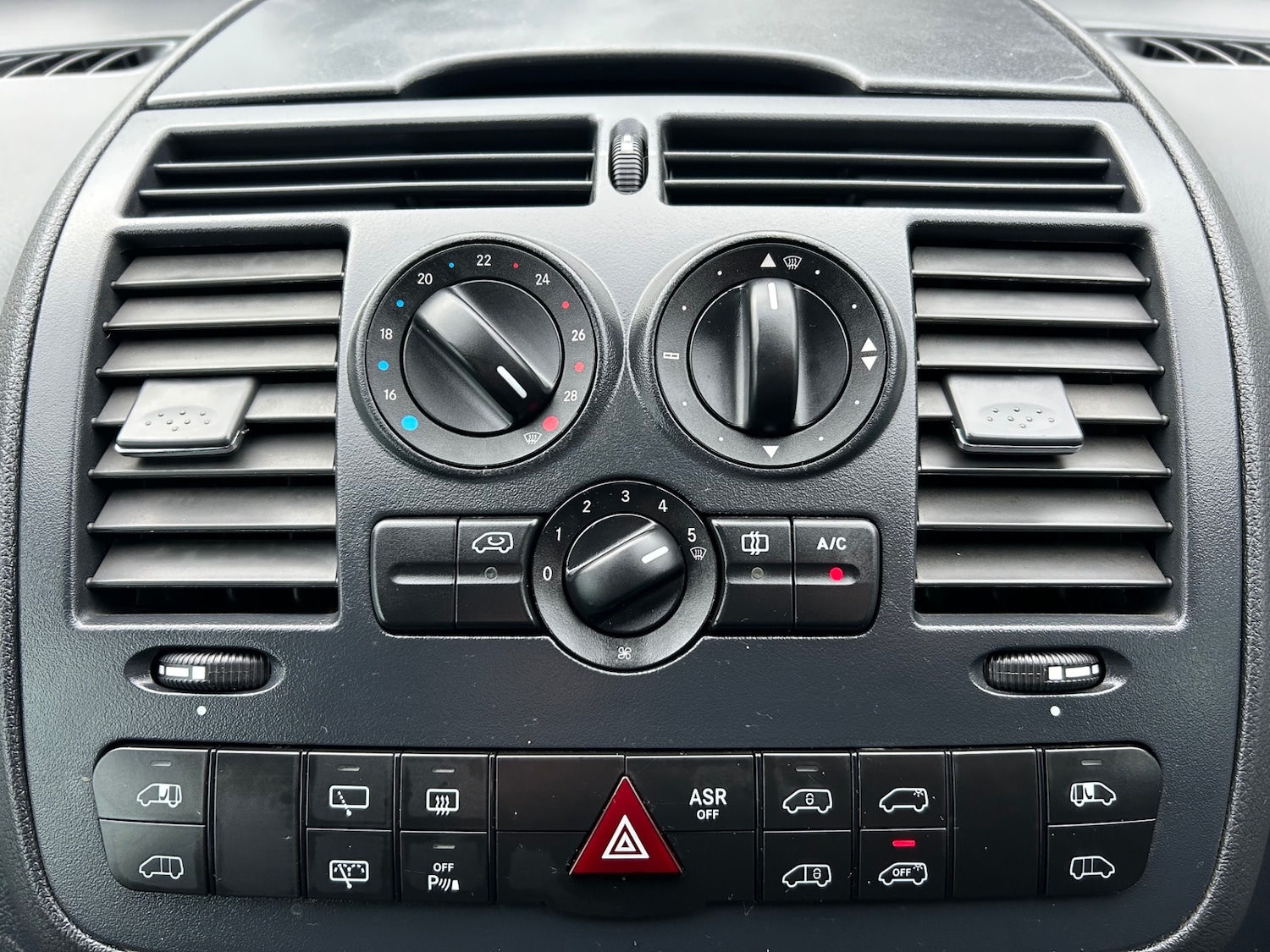 Used Mercedes-Benz Vito 2014 for sale - 76578131: Photo 23