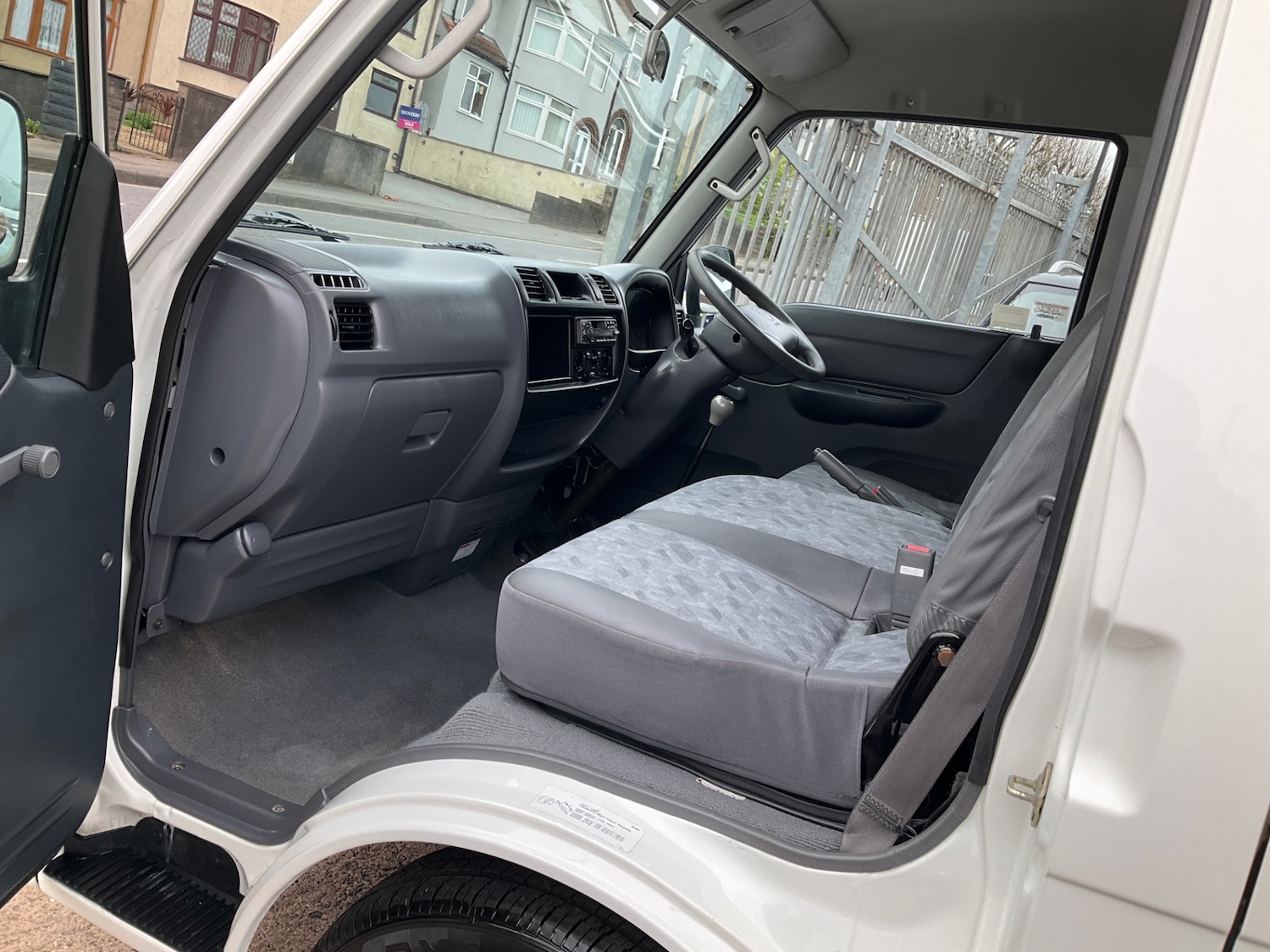 Used Mazda E2200 2002 for sale - 78180125: Photo 2