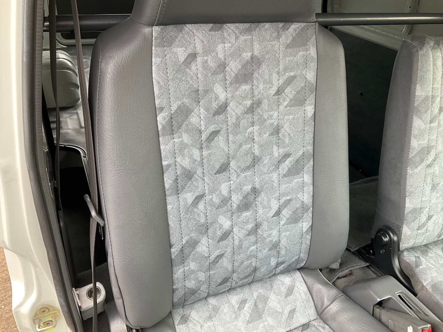 Used Mazda E2200 2002 for sale - 78180125: Photo 20