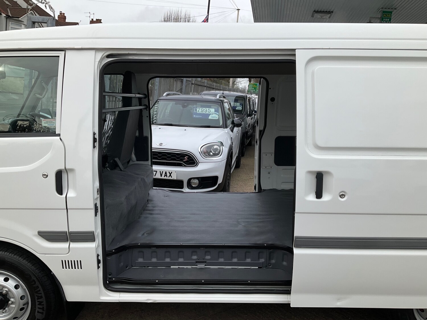 Used Mazda E2200 2002 for sale - 78180125: Photo 3