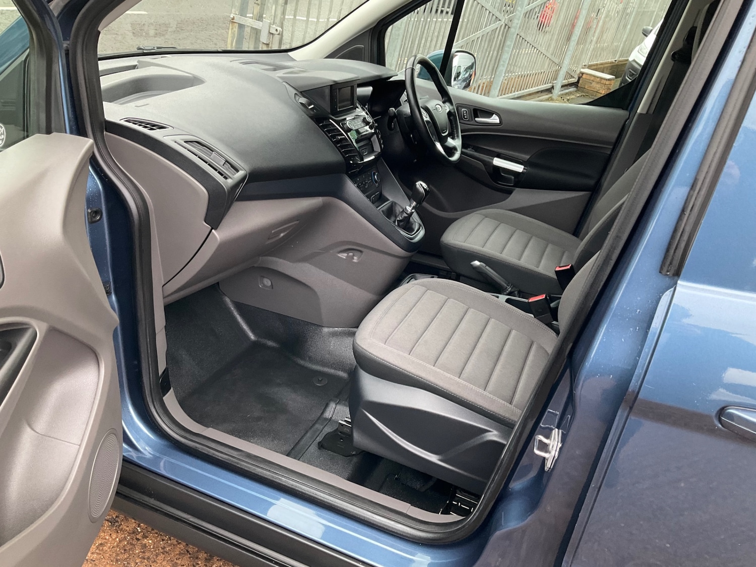 Used Ford Transit Connect 2021 for sale - 76114521: Photo 2