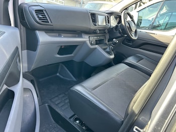 Used Vauxhall Vivaro 2022 for sale - 76130382: Photo 3