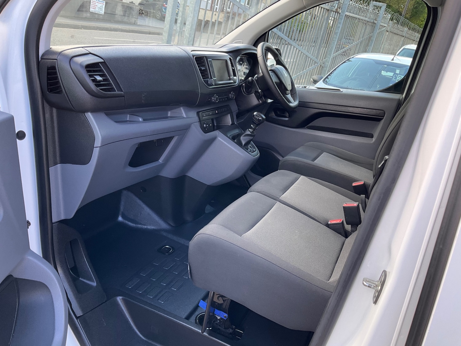 Used Peugeot Expert 2022 for sale - 75760412: Photo 2