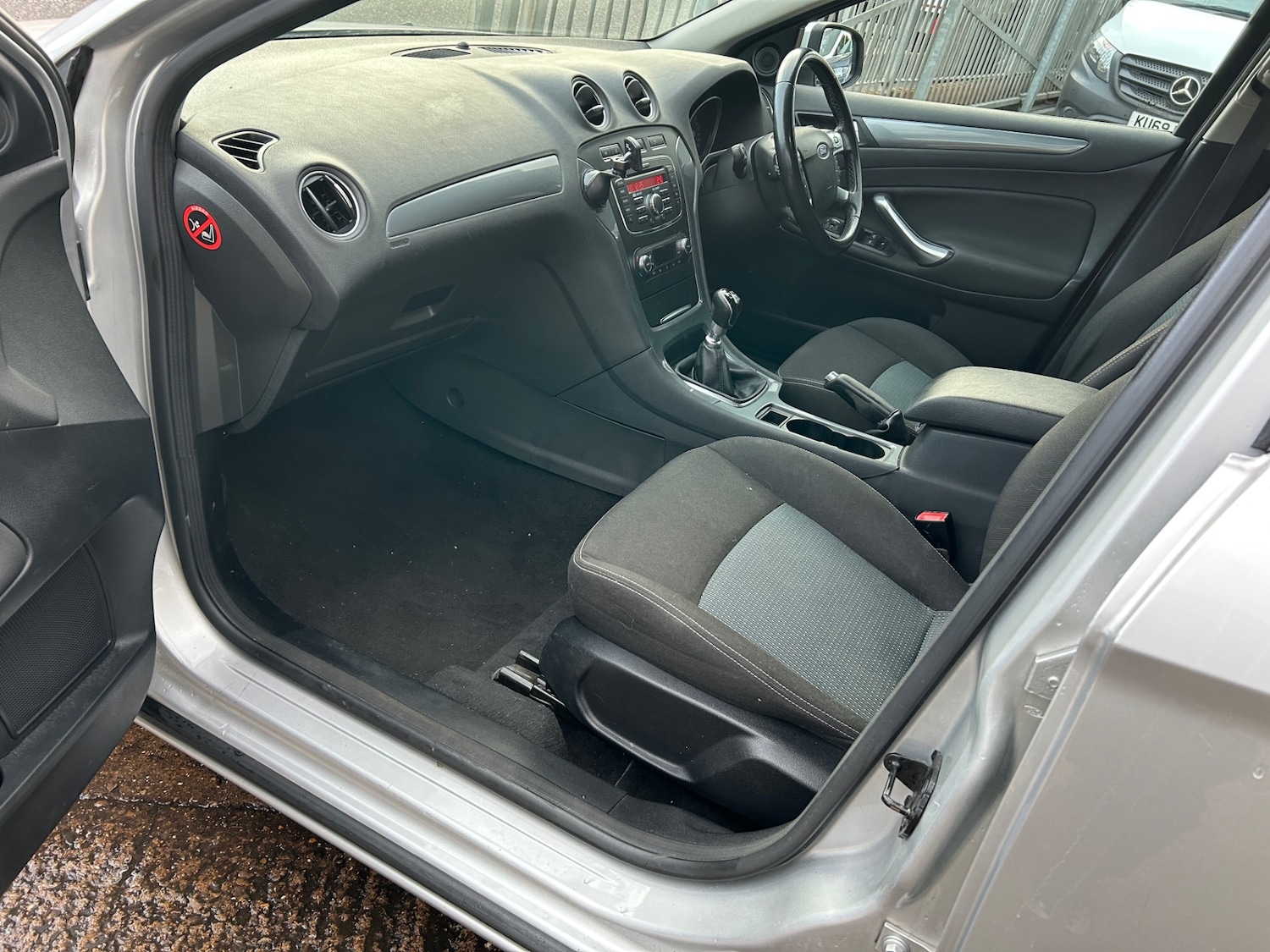 Used Ford Mondeo 2011 for sale - 76565620: Photo 2