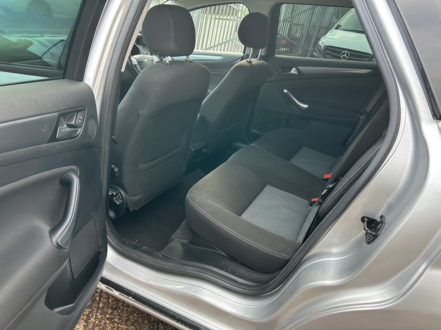 Used Ford Mondeo 2011 for sale - 76565620: Photo 3