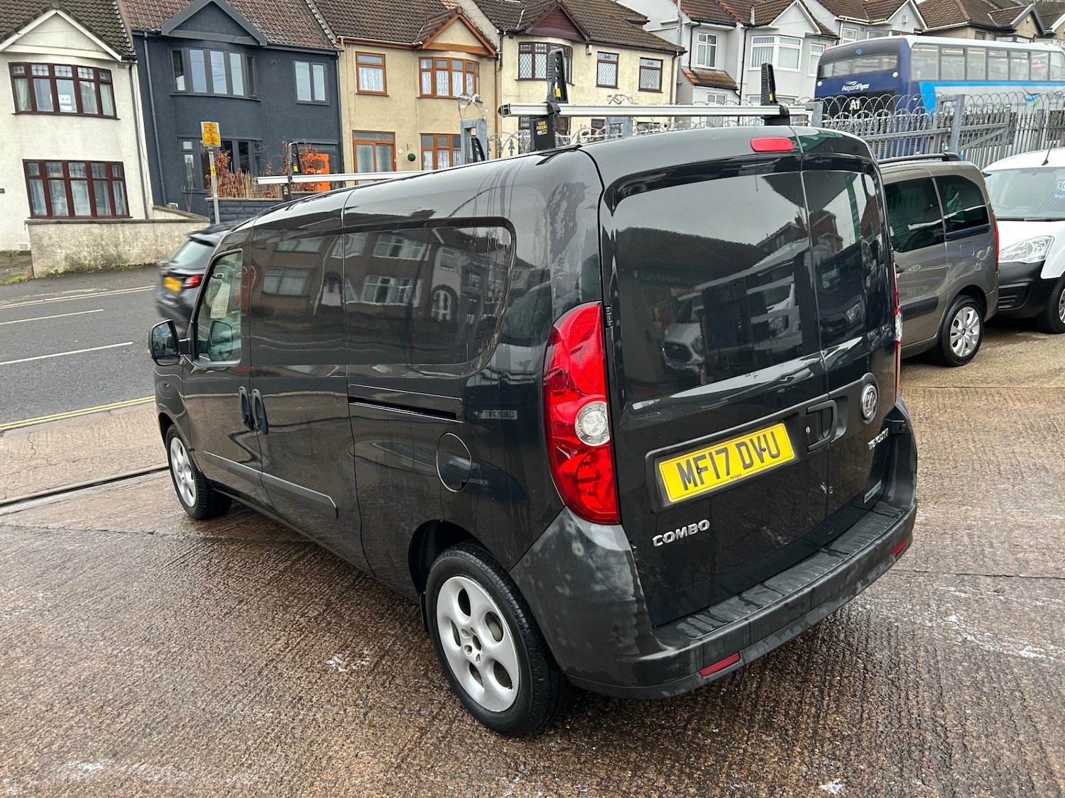 Used Vauxhall Combo 2017 for sale - 77183307: Photo 2