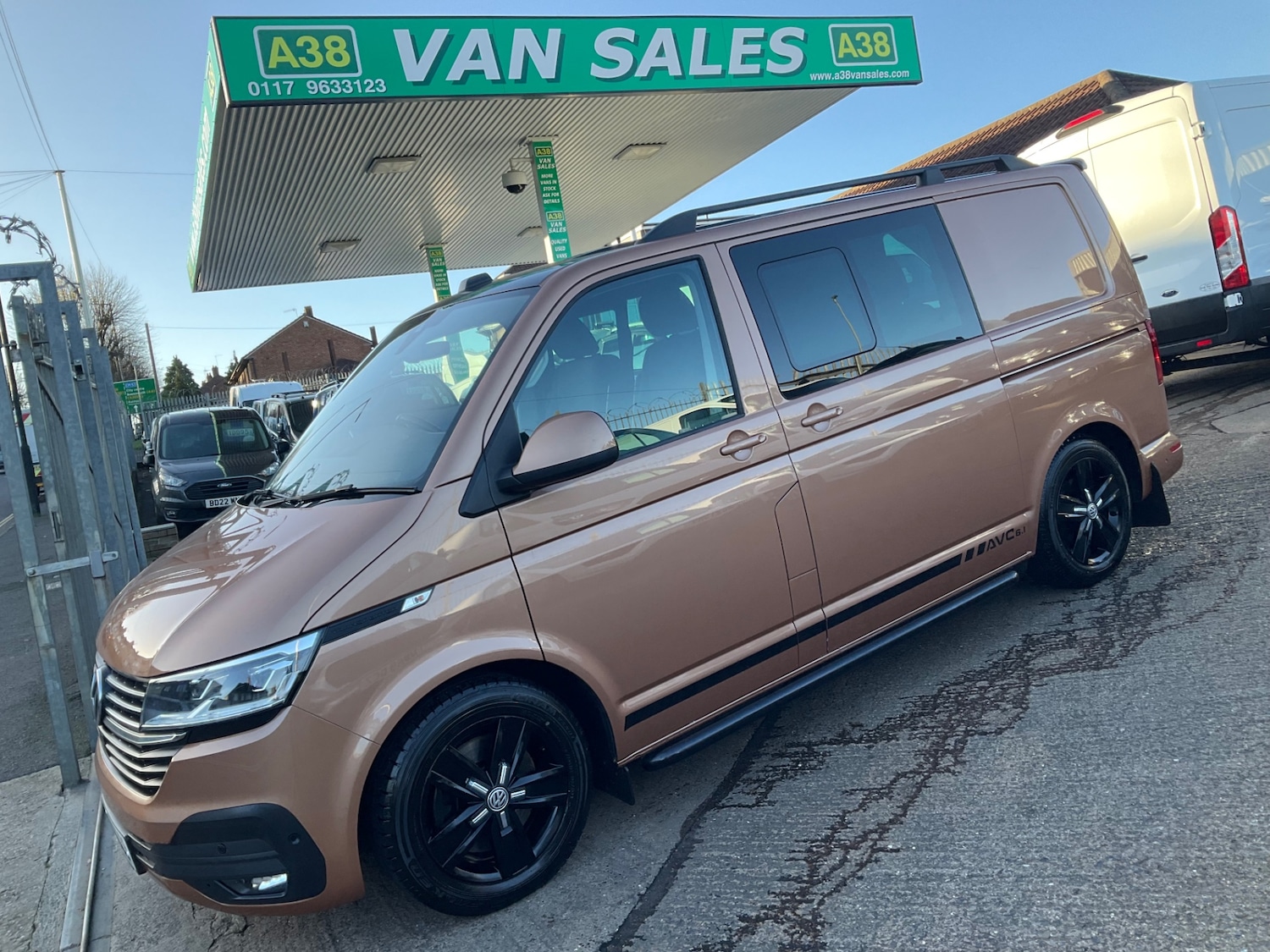 Used Volkswagen Transporter 2020 for sale - 76142442: Photo 1
