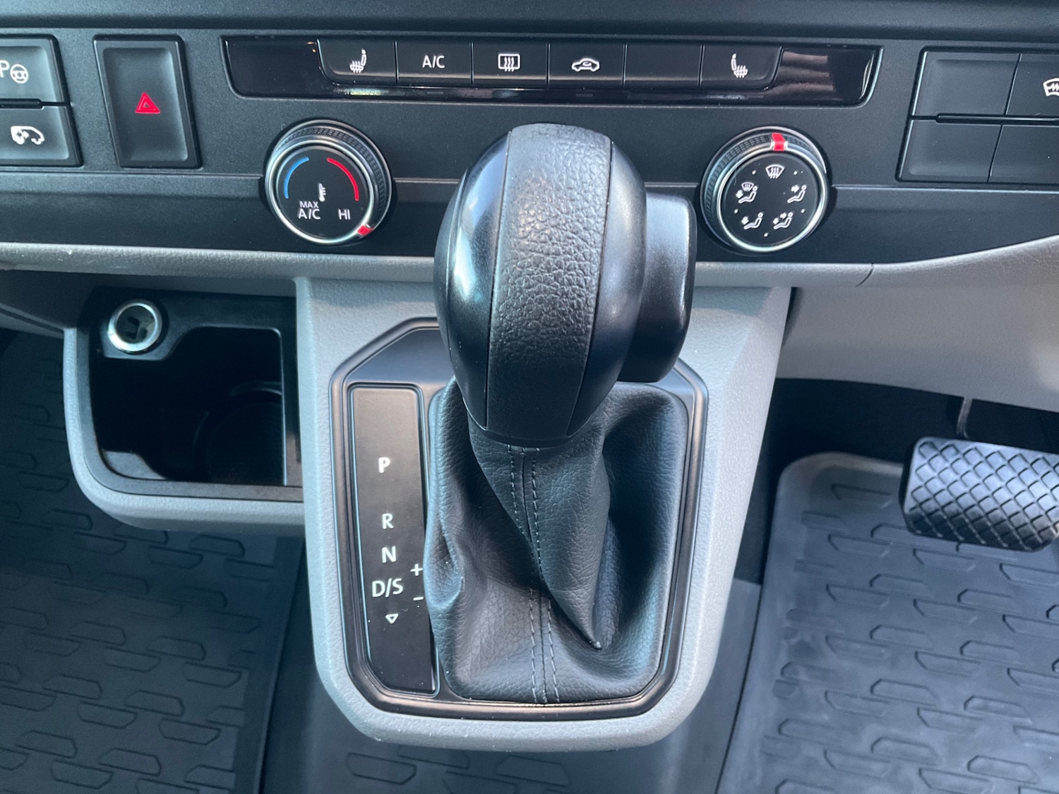 Used Volkswagen Transporter 2020 for sale - 76142442: Photo 32