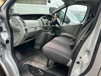 Used Vauxhall Vivaro 2010 for sale - 77570355: Photo