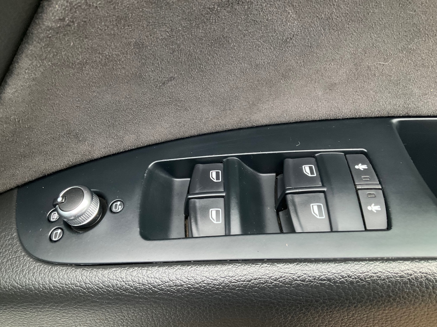 Used Audi Q7 2010 for sale - 75313879: Photo 19