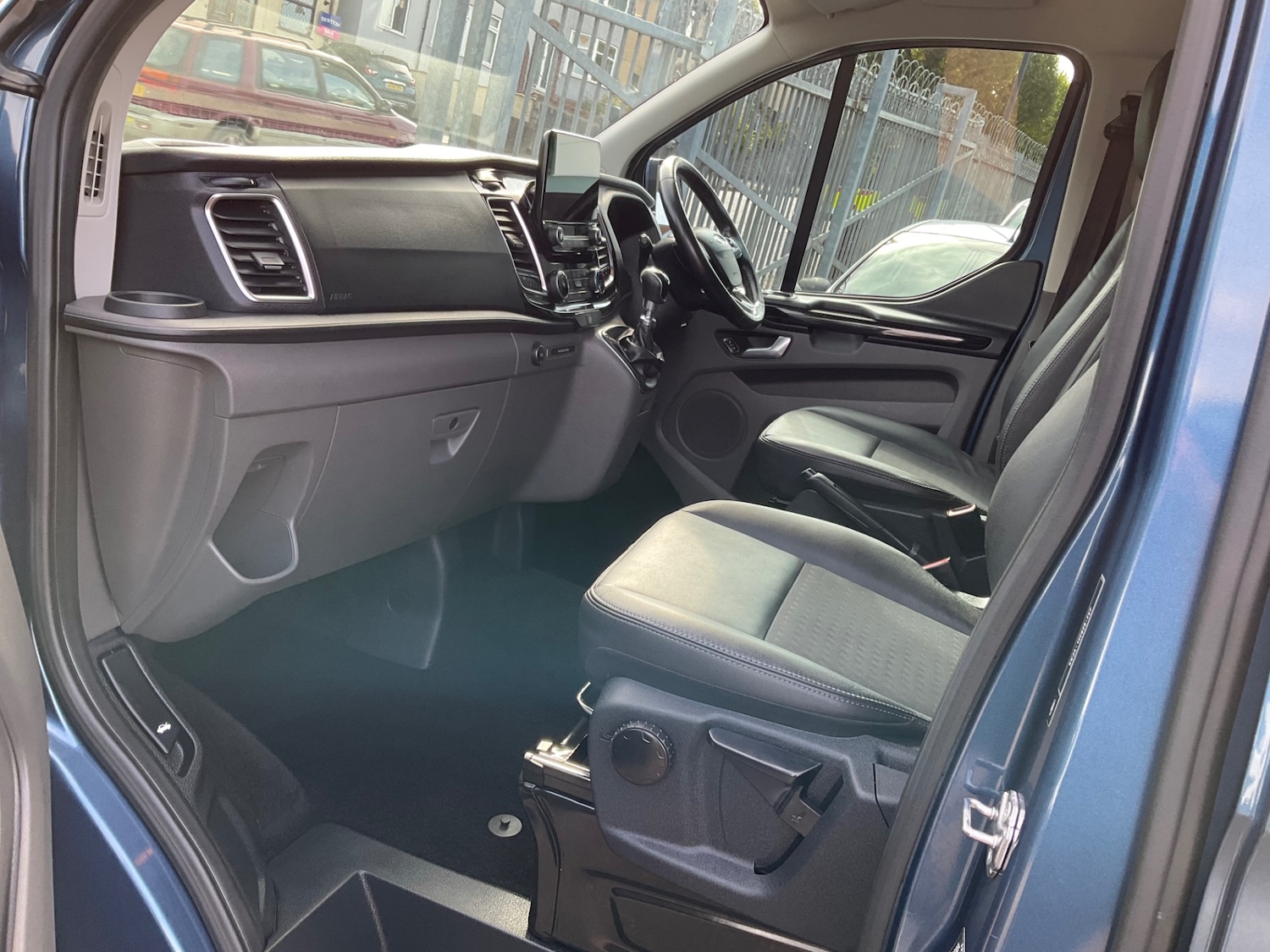 Used Ford Transit Custom 2020 for sale - 76945404: Photo 2