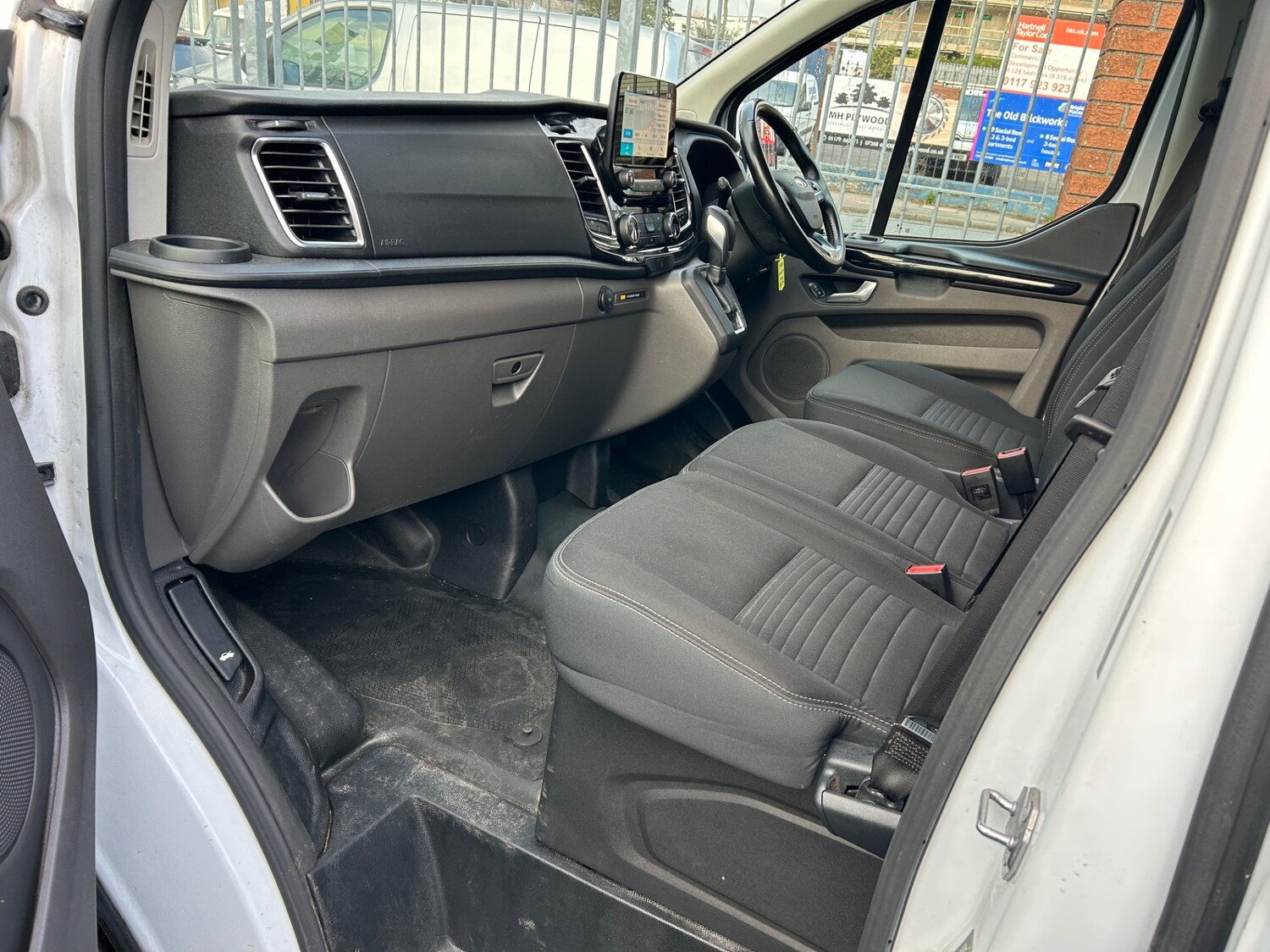 Used Ford Transit Custom 2022 for sale - 76945390: Photo 2