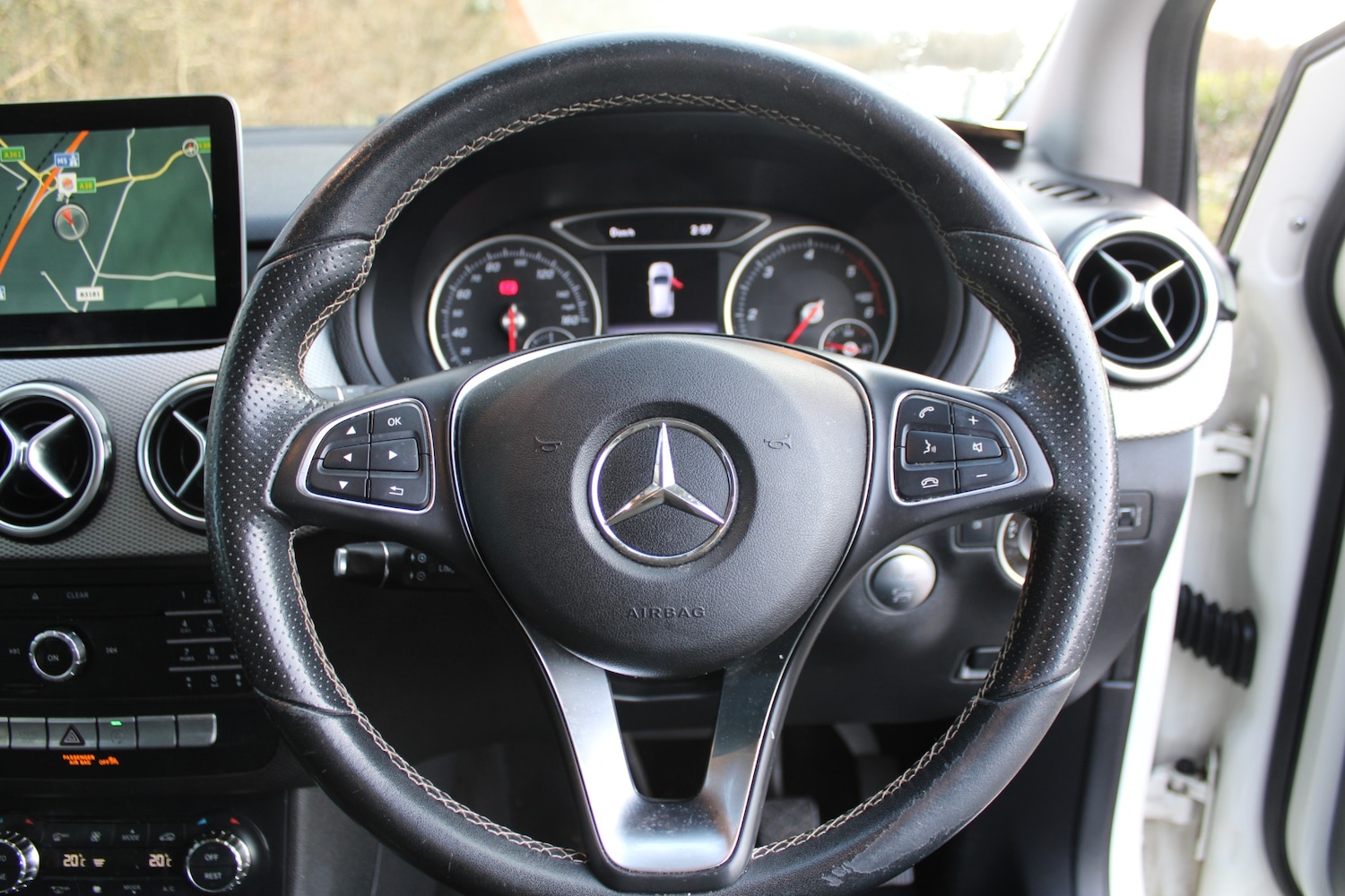 Used Mercedes-Benz B Class 2017 for sale - 77573676: Photo 8