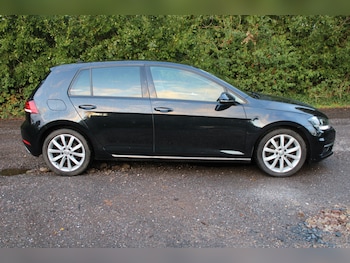 Used Volkswagen Golf 2017 for sale - 75939842: Photo