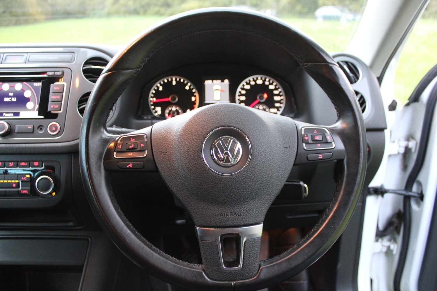 Used Volkswagen Tiguan 2014 for sale - 76548149: Photo 10