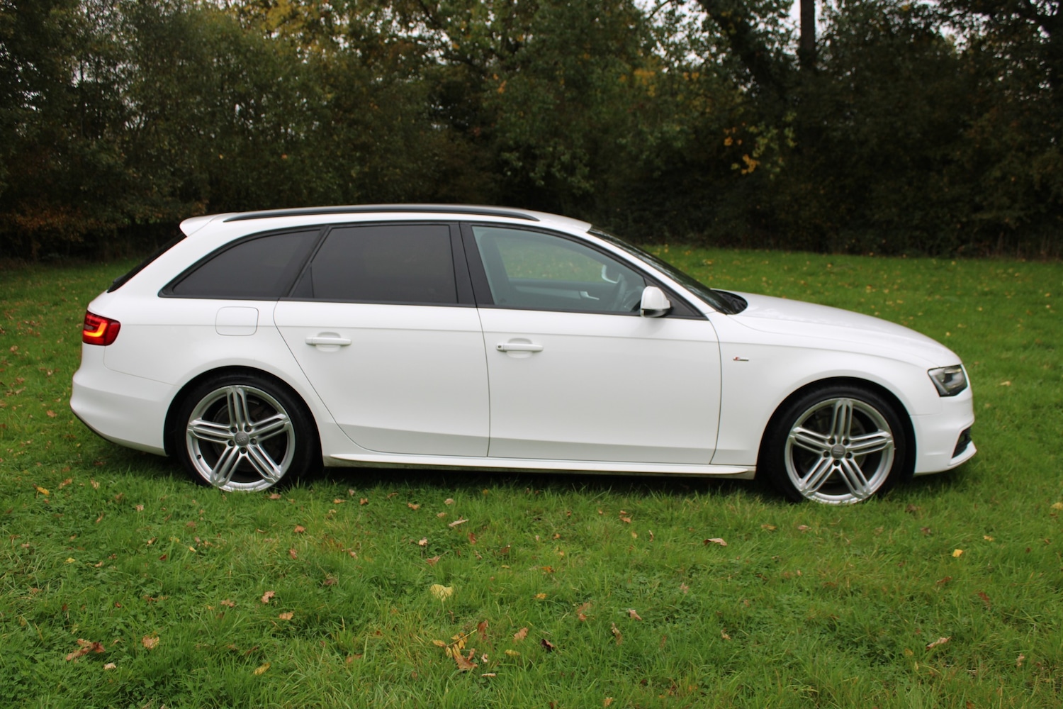 Used Audi A4 2015 for sale - 76294383: Photo 2