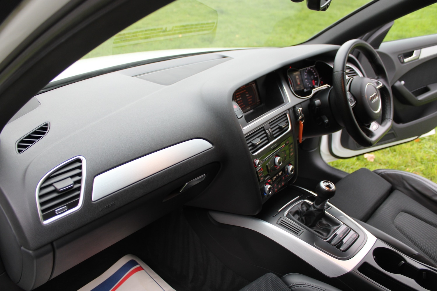Used Audi A4 2015 for sale - 76294383: Photo 4