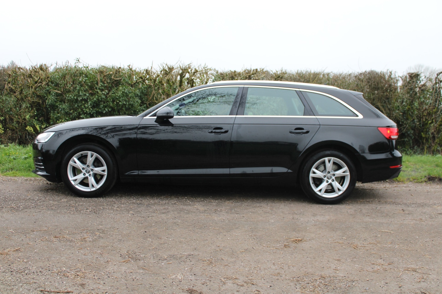 Used Audi A4 2017 for sale - 77798883: Photo 3