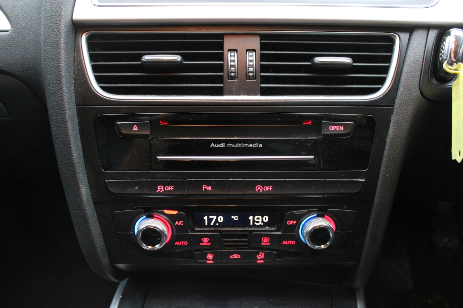 Used Audi A4 2015 for sale - 76347442: Photo 11
