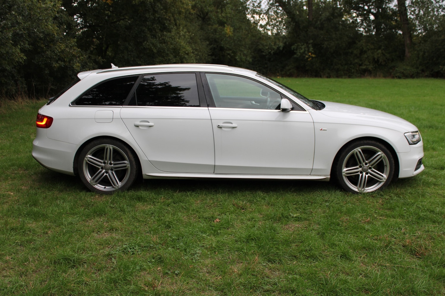 Used Audi A4 2015 for sale - 76347442: Photo 2