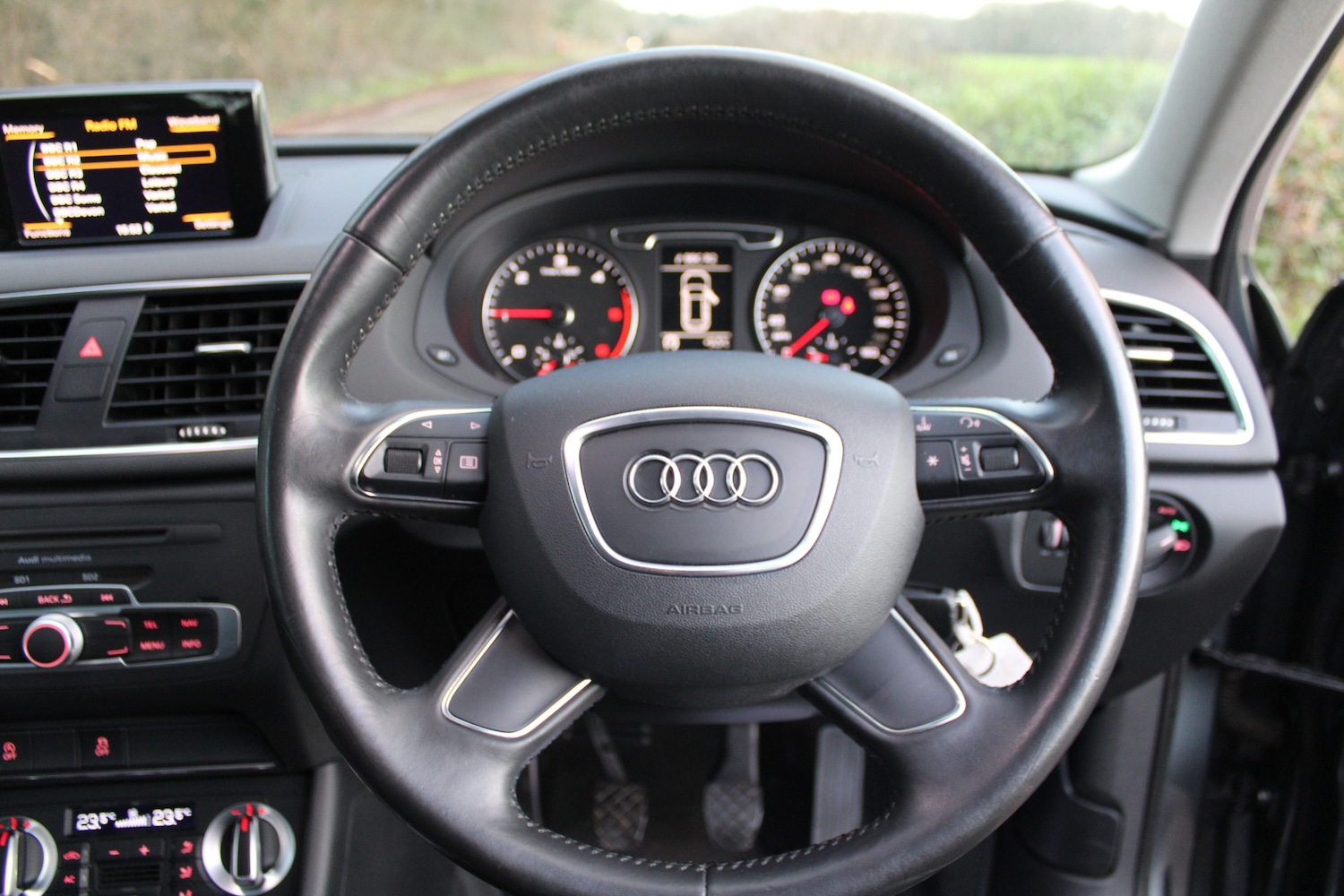 Used Audi Q3 2012 for sale - 77008888: Photo 10
