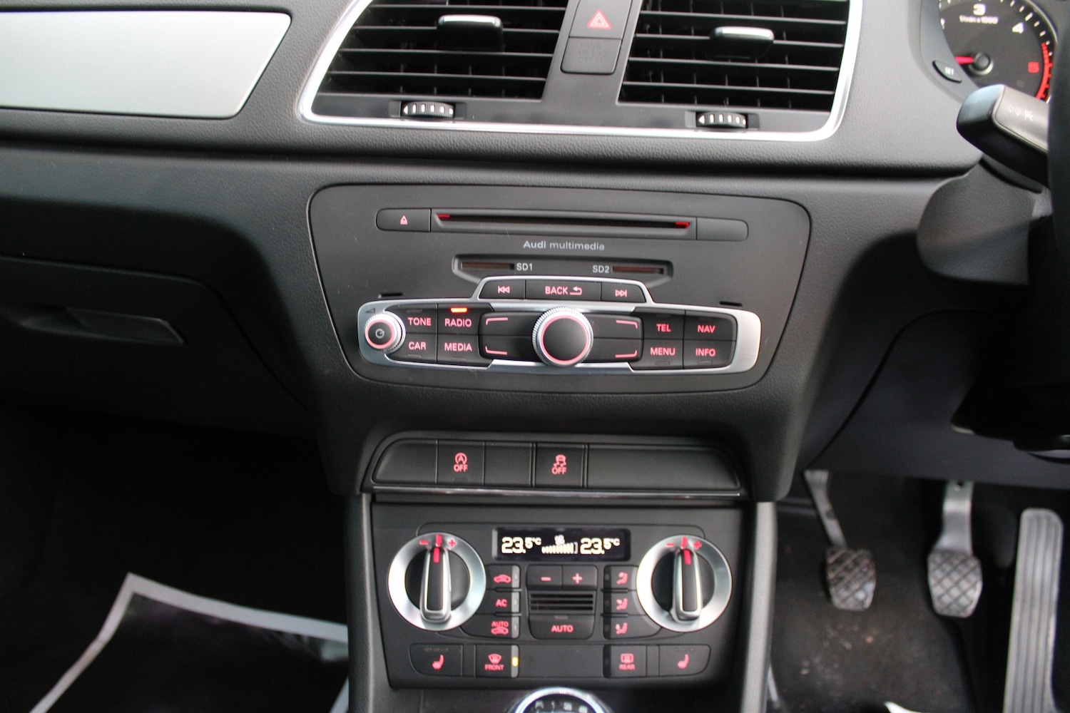 Used Audi Q3 2012 for sale - 77008888: Photo 11