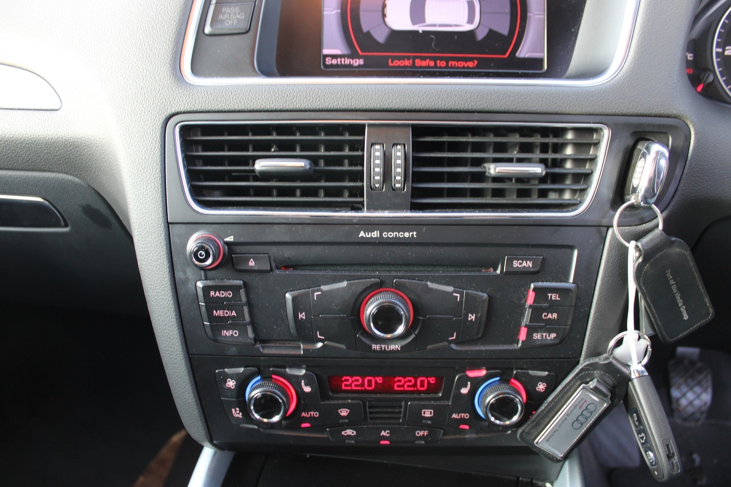 Used Audi Q5 2010 for sale - 77330317: Photo 17