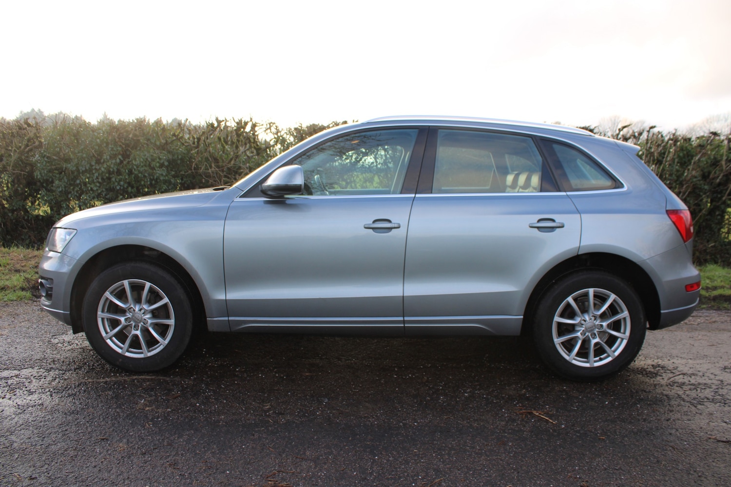 Used Audi Q5 2010 for sale - 77330317: Photo 3