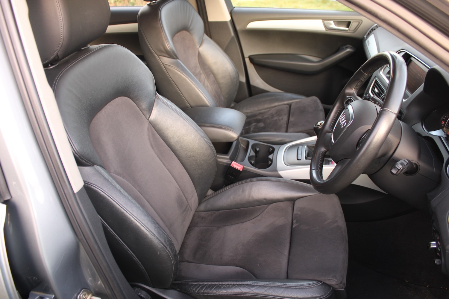 Used Audi Q5 2010 for sale - 77330317: Photo 5