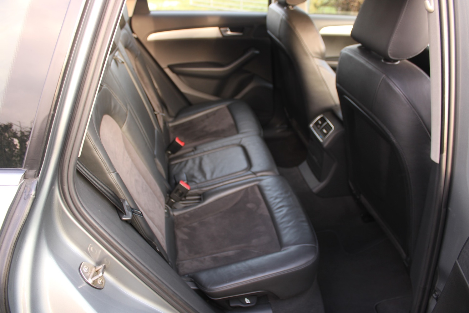 Used Audi Q5 2010 for sale - 77330317: Photo 7