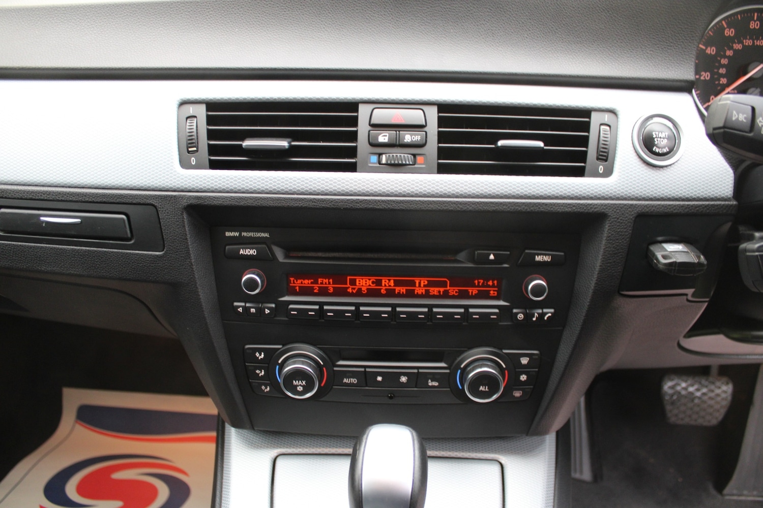 Used BMW 3 Series 2011 for sale - 76336017: Photo 10