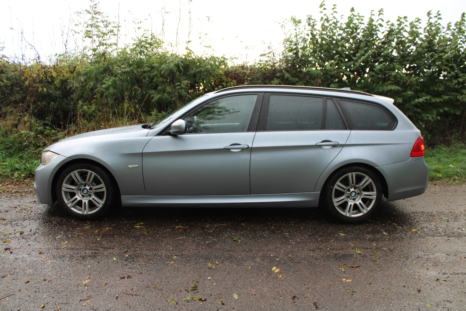 Used BMW 3 Series 2011 for sale - 76336017: Photo 2