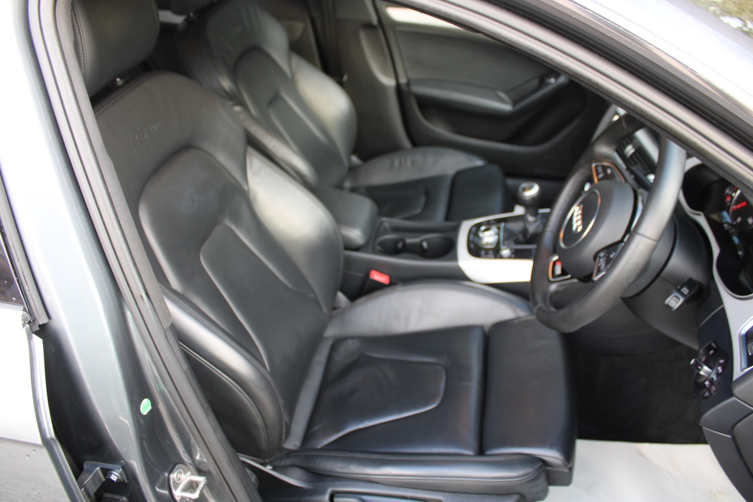 Used Audi A4 2015 for sale - 77400385: Photo 4