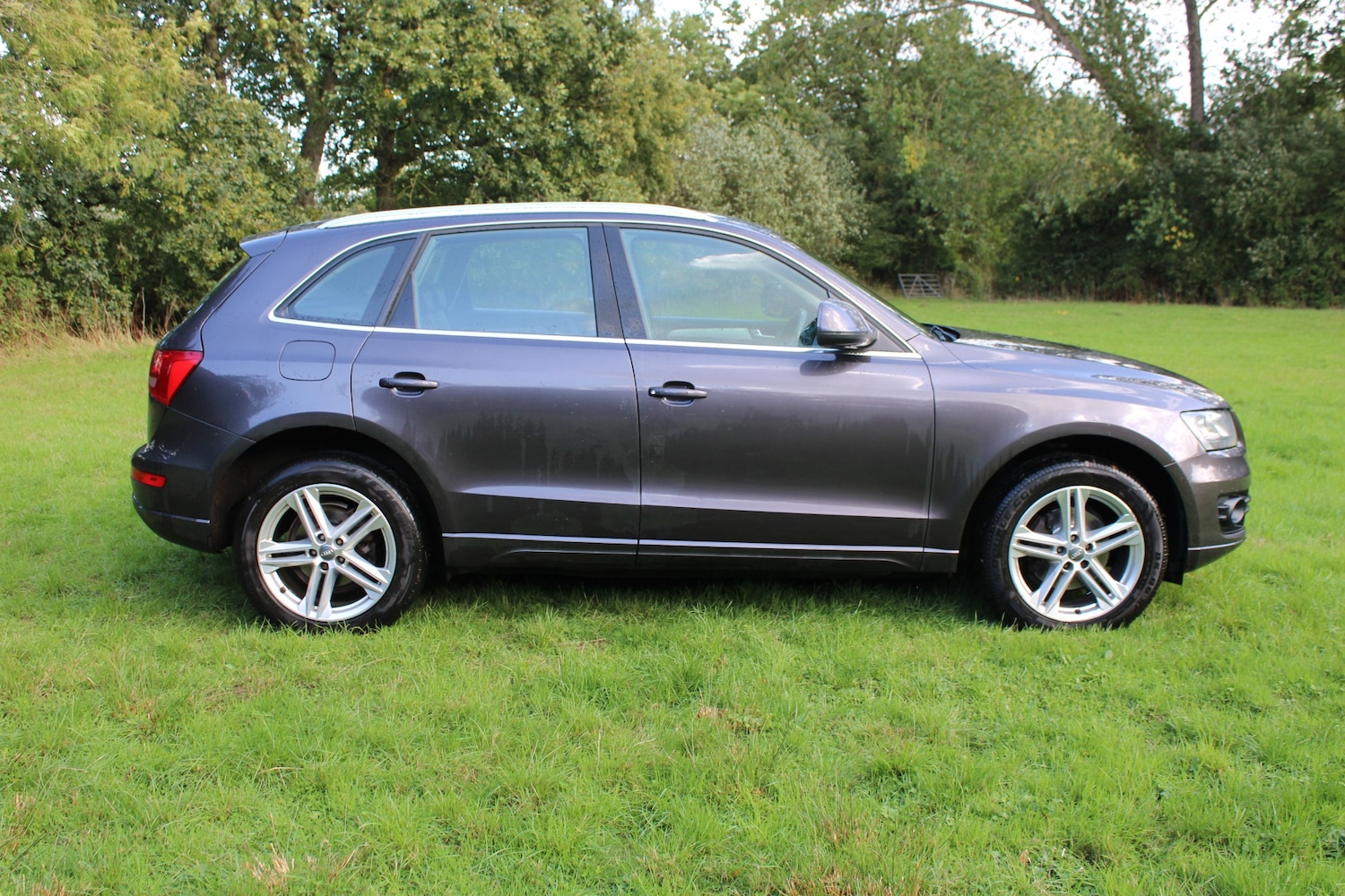 Used Audi Q5 2011 for sale - 76282548: Photo 2
