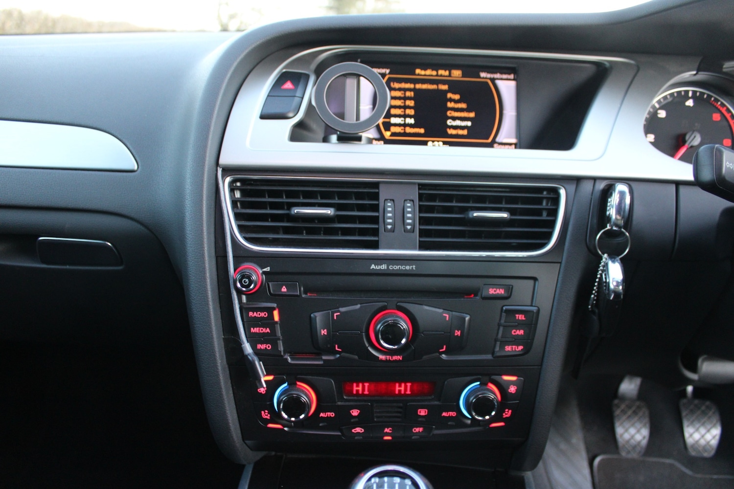 Used Audi A4 2011 for sale - 78062330: Photo 12