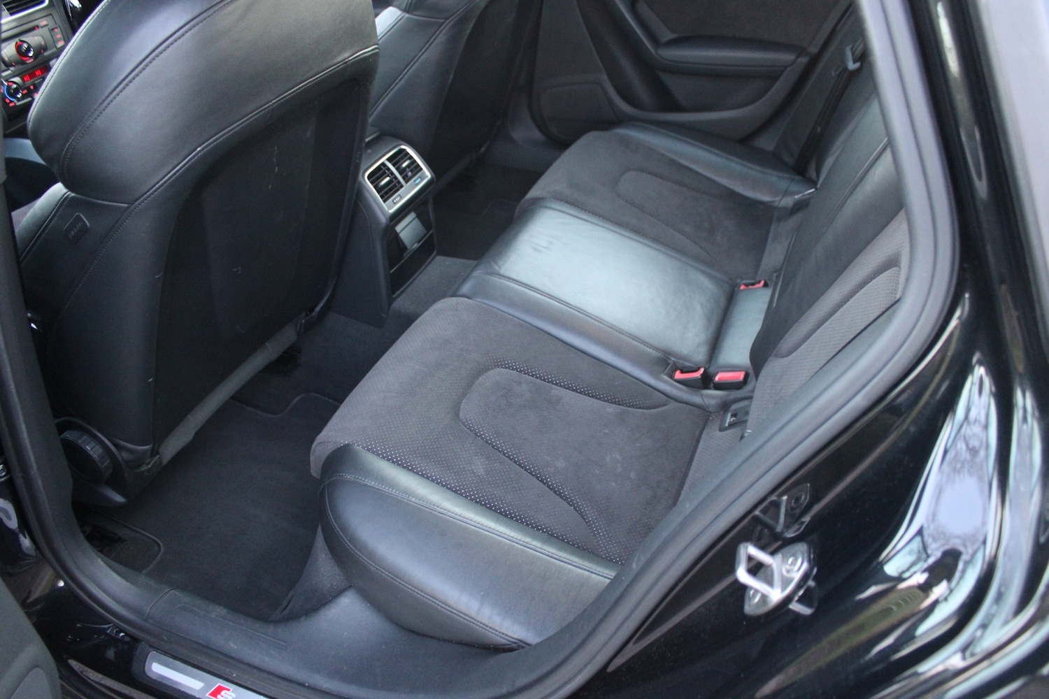 Used Audi A4 2011 for sale - 78062330: Photo 6