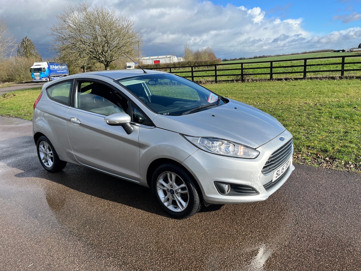 Used Ford Fiesta 2015 for sale - 77568648: Photo 2