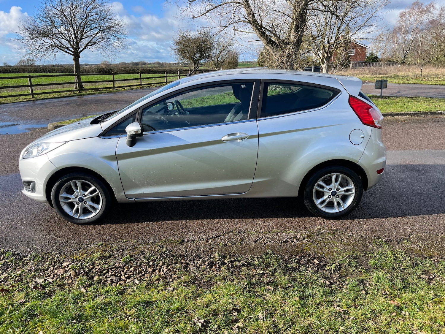 Used Ford Fiesta 2015 for sale - 77568648: Photo 8