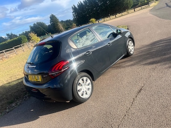 Used Peugeot 208 2016 for sale - 75789096: Photo