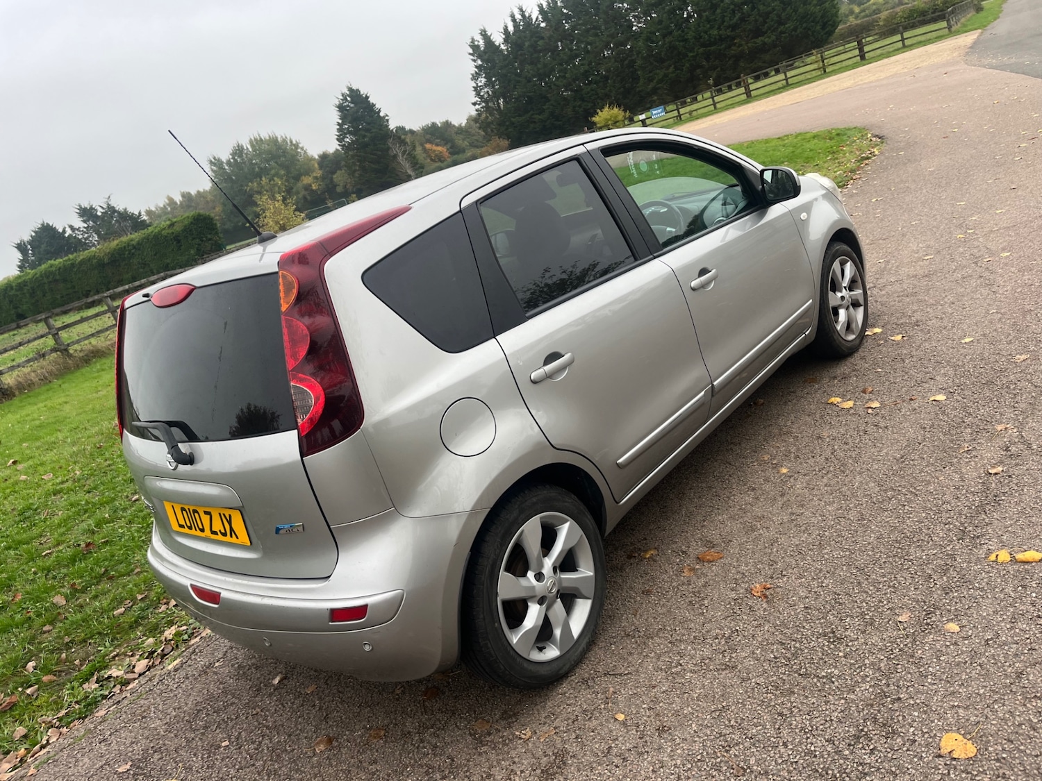 Used Nissan Note 2010 for sale - 76376435: Photo 4