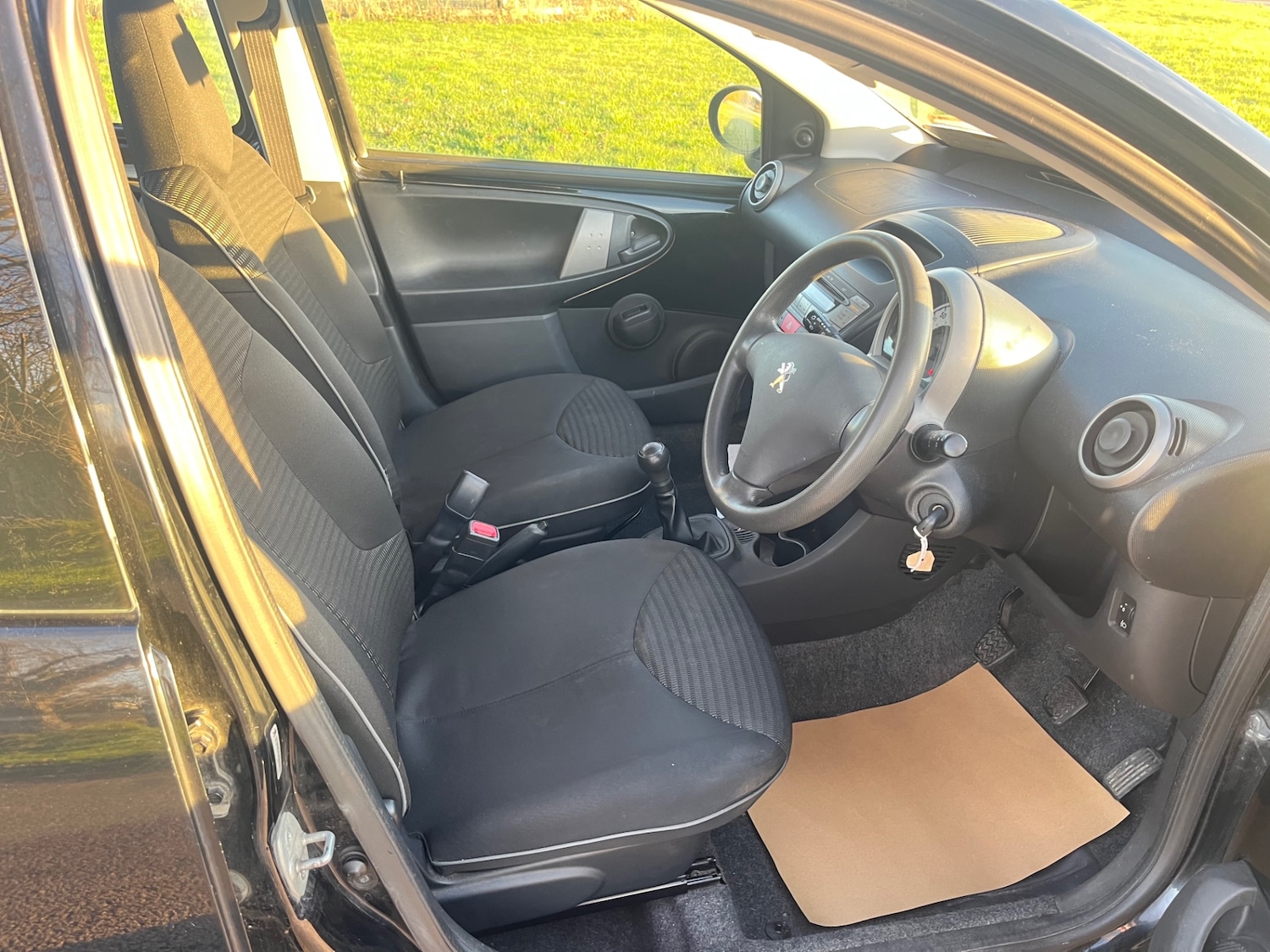 Used Peugeot 107 2012 for sale - 76652298: Photo 12