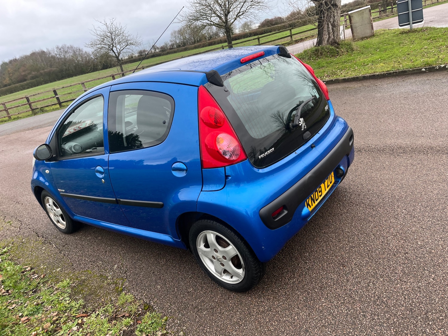 Used Peugeot 107 2009 for sale - 76748309: Photo 6