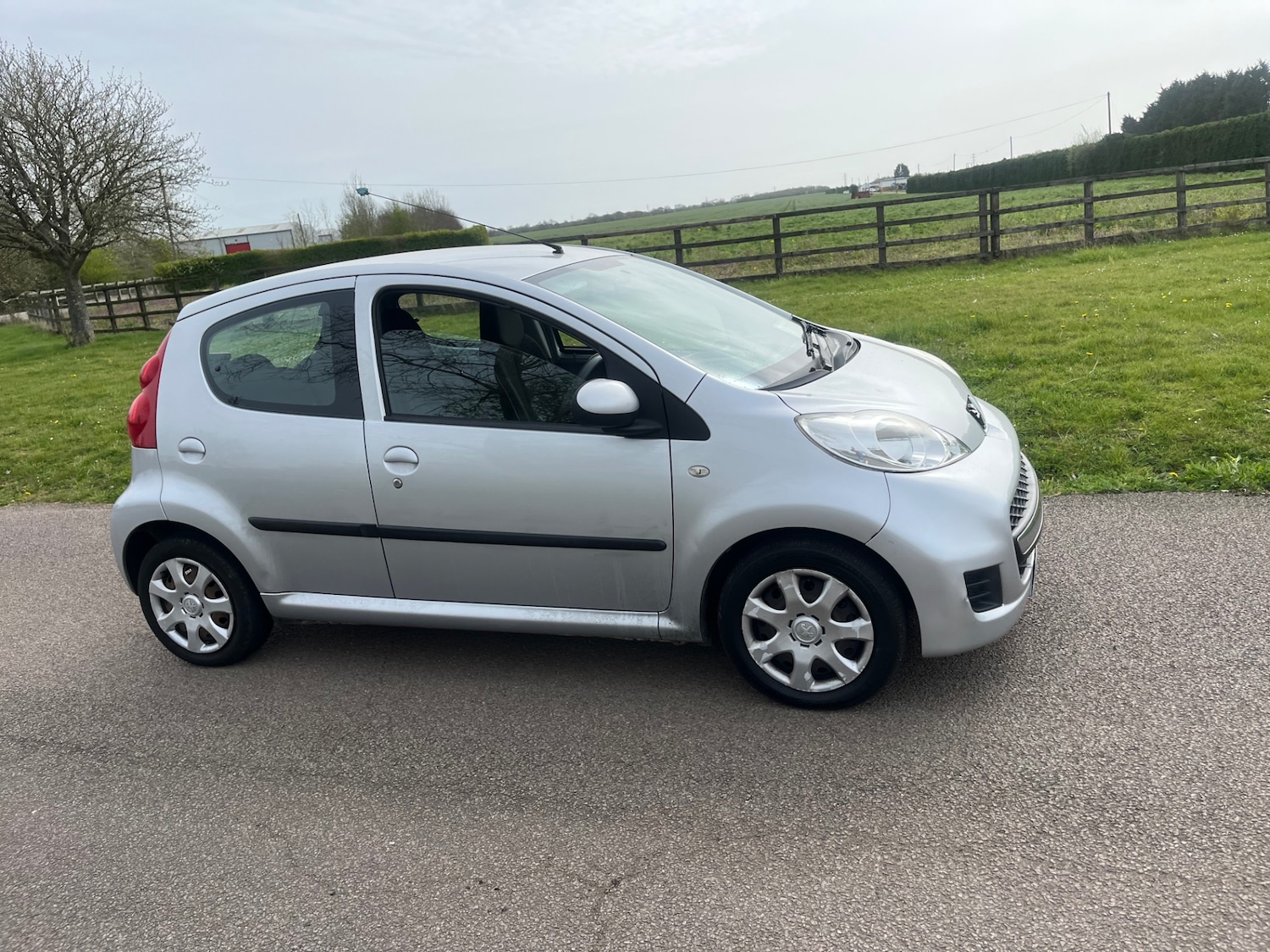 Used Peugeot 107 2011 for sale - 78218683: Photo 2