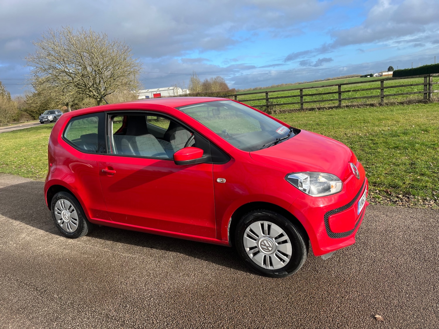 Used Volkswagen up! 2012 for sale - 77529318: Photo 2
