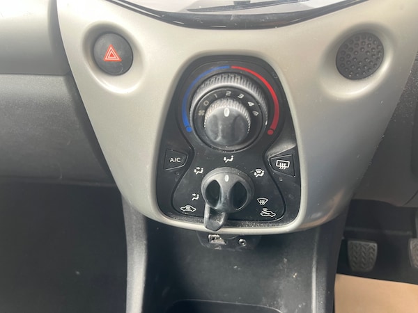 Used Peugeot 108 2014 for sale - 76198568: Photo 19