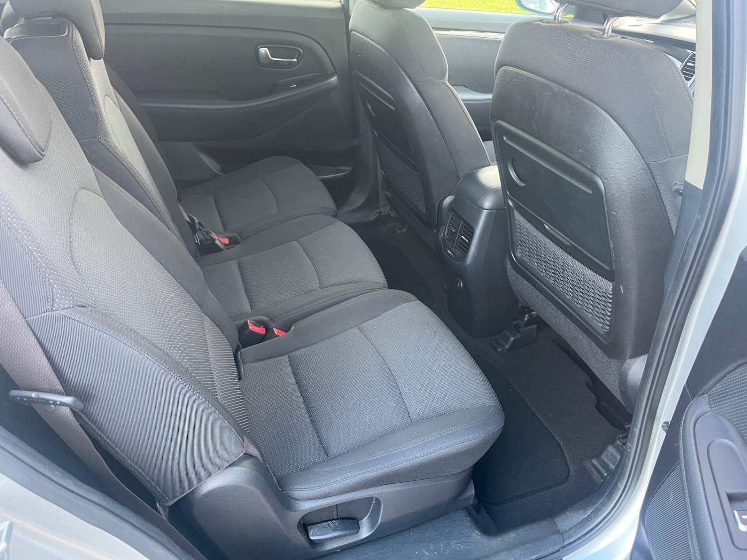 Used Kia Carens 2015 for sale - 76892223: Photo 11