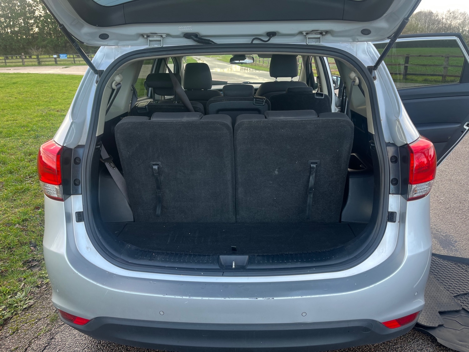 Used Kia Carens 2015 for sale - 76892223: Photo 14