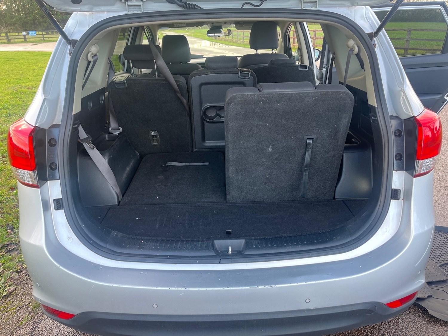 Used Kia Carens 2015 for sale - 76892223: Photo 15