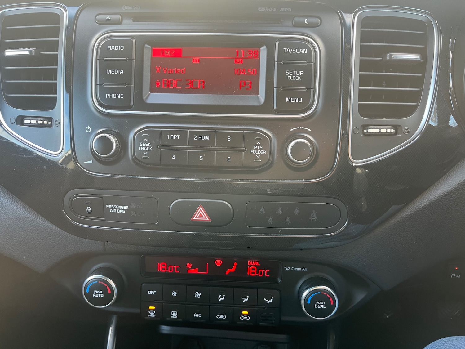 Used Kia Carens 2015 for sale - 76892223: Photo 17