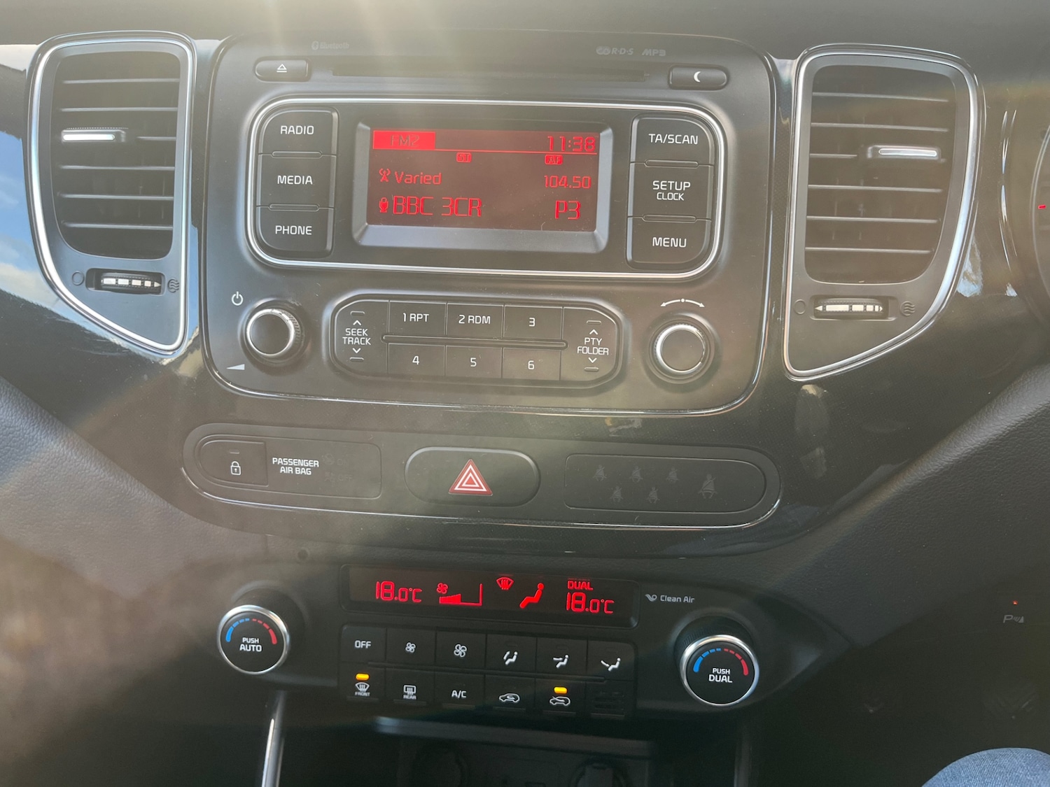 Used Kia Carens 2015 for sale - 76892223: Photo 18